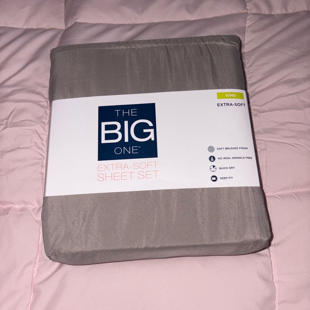 The Big One Soft Silver Sheet Set